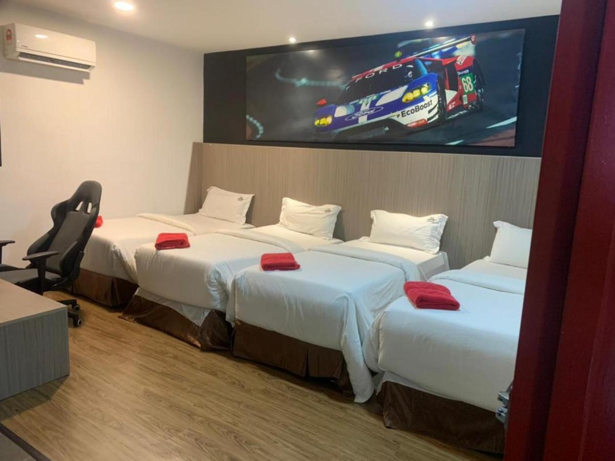 Hype Motorsport Hotel Nilai Exterior foto