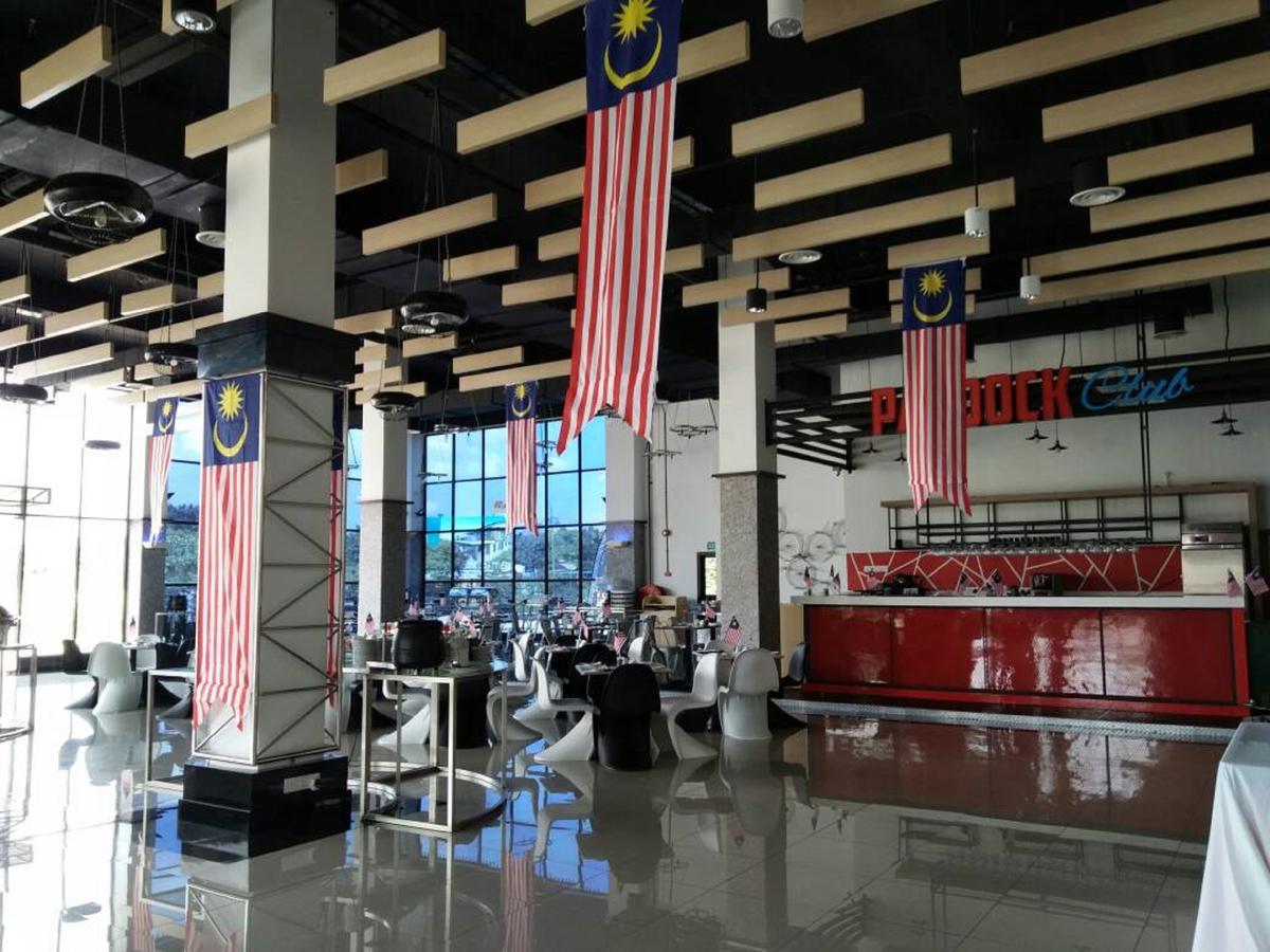 Hype Motorsport Hotel Nilai Exterior foto
