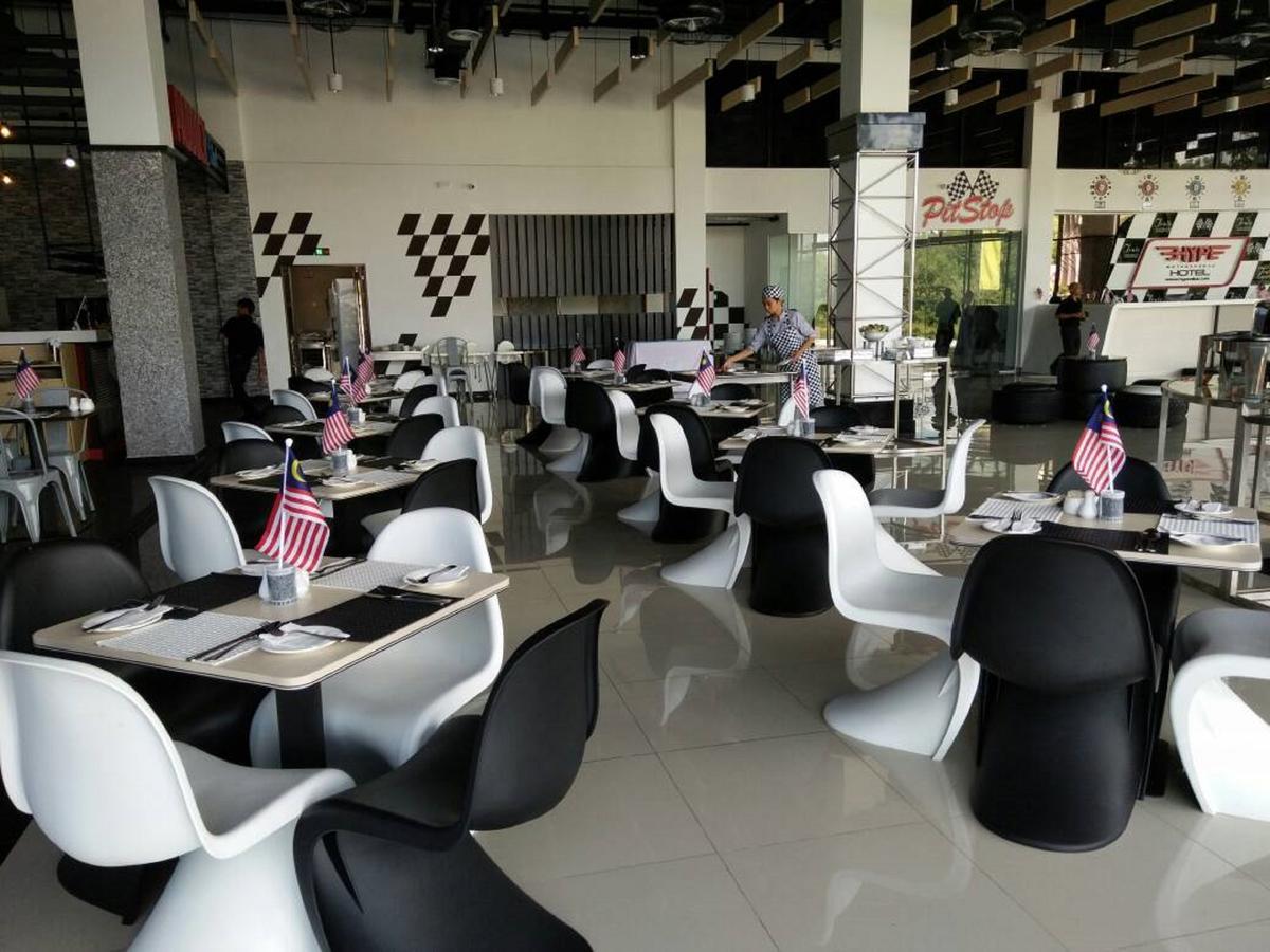 Hype Motorsport Hotel Nilai Exterior foto